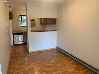 Photo #2: 21364233 Listing