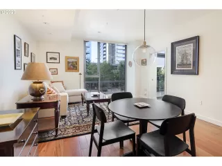 Photo #4: 21364351 Listing