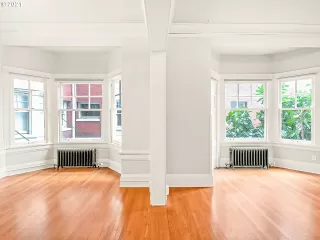 Photo #2: 21364449 Listing 