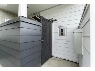 Photo #1: 213644735 Listing 