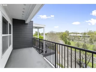 Photo #5: 213644735 Listing 