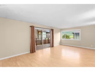 Photo #2: 21364563 Listing