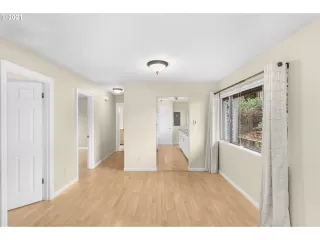 Photo #6: 21364563 Listing