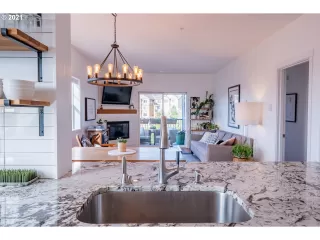 Photo #3: 21364875 Listing