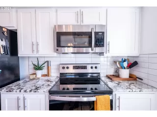 Photo #4: 21364875 Listing