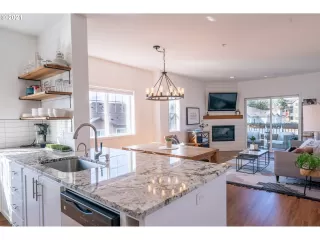 Photo #6: 21364875 Listing