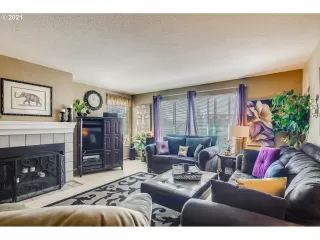 Photo #4: 21364894 Listing