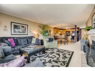 Photo #5: 21364894 Listing