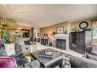 Photo #6: 21364894 Listing