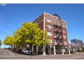 Photo #4: 21365177 Listing