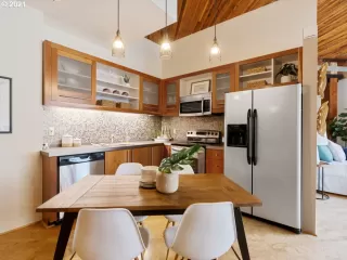 Photo #3: 21365181 Listing 