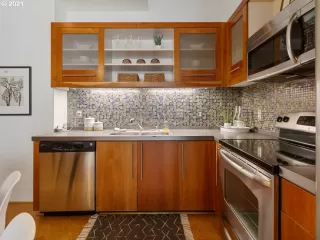 Photo #6: 21365181 Listing 