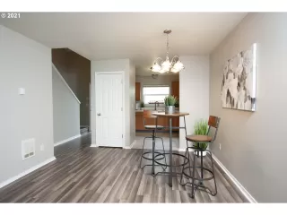 Photo #5: 21366324 Listing