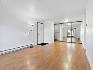 Photo #3: 21366596 Listing