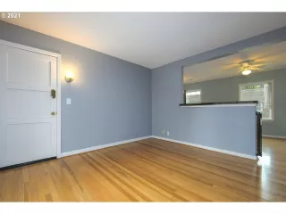 Photo #3: 21366951 Listing