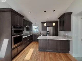 Photo #5: 21367025 Listing