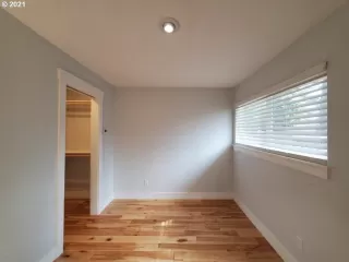 Photo #6: 21367025 Listing