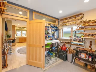 Photo #6: 21367066 Listing