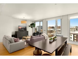 Photo #3: 21367131 Listing