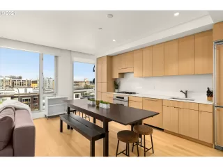 Photo #4: 21367131 Listing