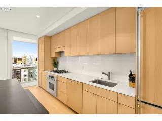 Photo #5: 21367131 Listing