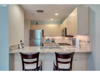 Photo #3: 21367765 Listing