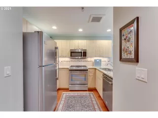 Photo #5: 21367765 Listing