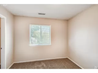 Photo #5: 21368129 Listing