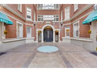 Photo #1: 21369294 Listing