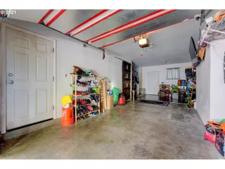 Photo #6: 21370174 Listing