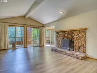 Photo #5: 21370444 Listing