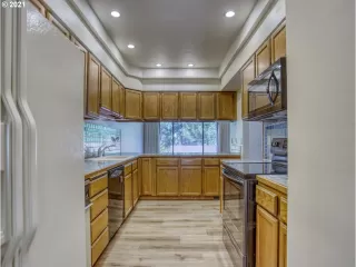 Photo #6: 21370444 Listing