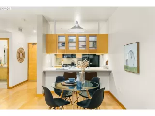 Photo #1: 21370702 Listing