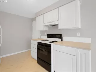 Photo #3: 21371053 Listing