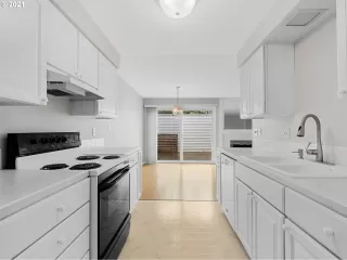 Photo #5: 21371053 Listing