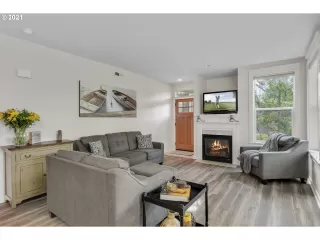 Photo #3: 21371056 Listing