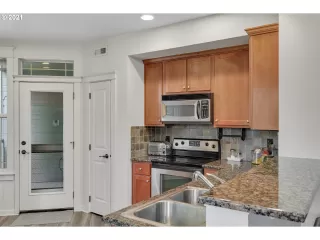 Photo #4: 21371056 Listing