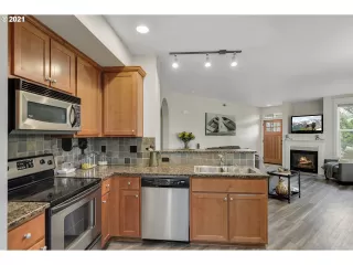 Photo #6: 21371056 Listing