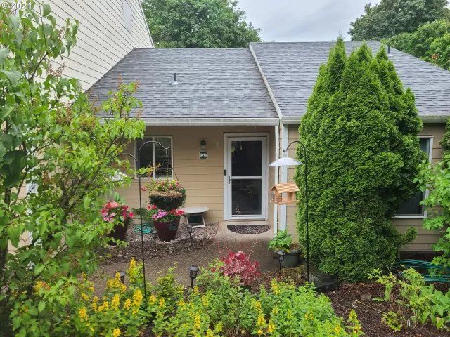 MLS: 21371140 Condo For Sale