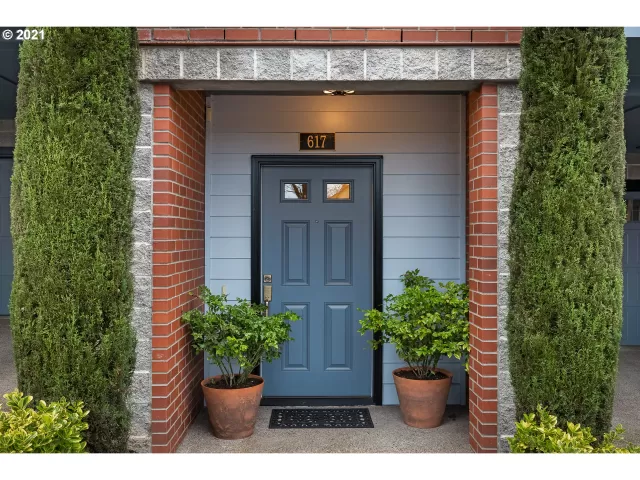 MLS: 21371376 Condo For Sale