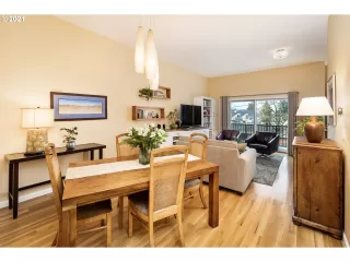 Photo #2: 21371376 Listing