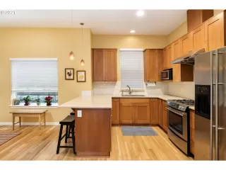 Photo #5: 21371376 Listing