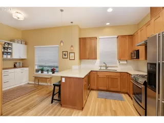 Photo #6: 21371376 Listing