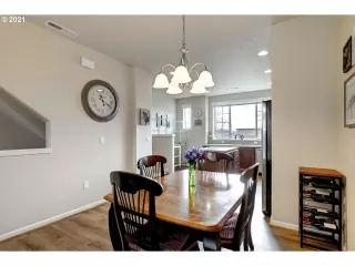 Photo #4: 21371562 Listing 