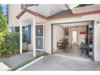 Photo #3: 21371995 Listing