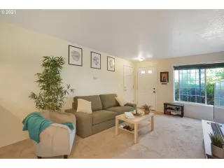 Photo #4: 21371995 Listing