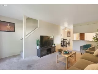 Photo #5: 21371995 Listing