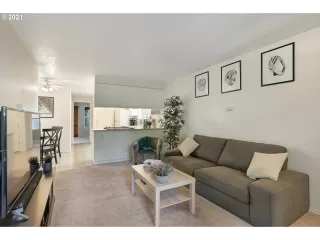 Photo #6: 21371995 Listing