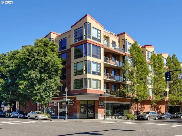 MLS: 21372338 Condo For Sale