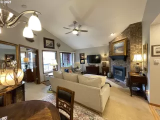 Photo #2: 21372508 Listing 